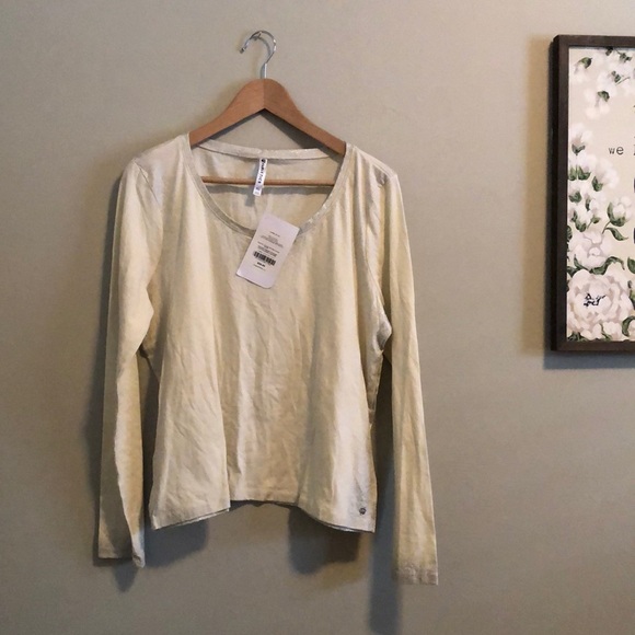 Fabletics Laurel Top - Picture 2 of 5